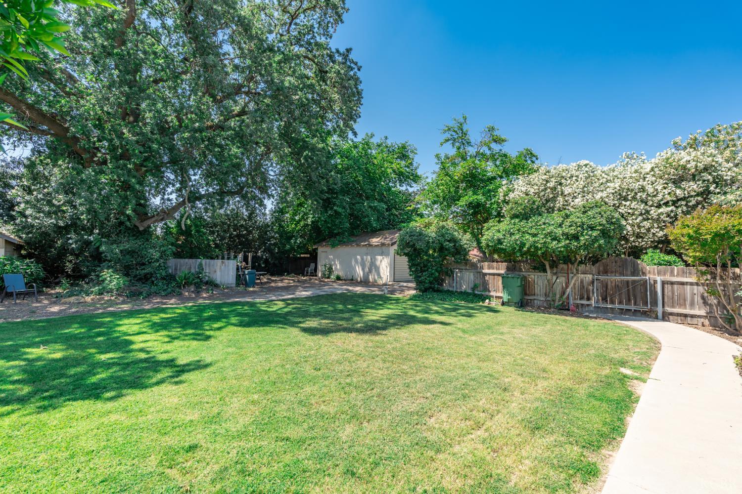 439 W Bush St, Lemoore, CA 93245