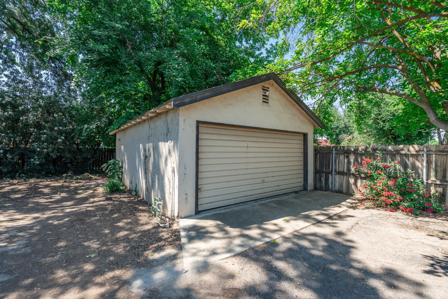 439 W Bush St, Lemoore, CA 93245