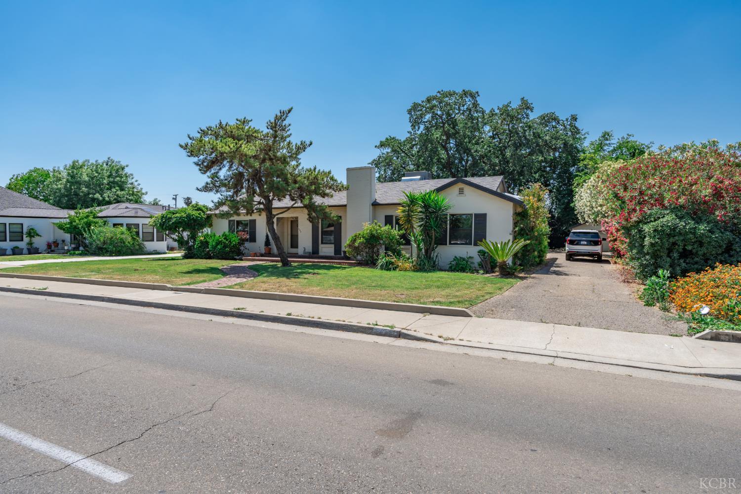 439 W Bush St, Lemoore, CA 93245