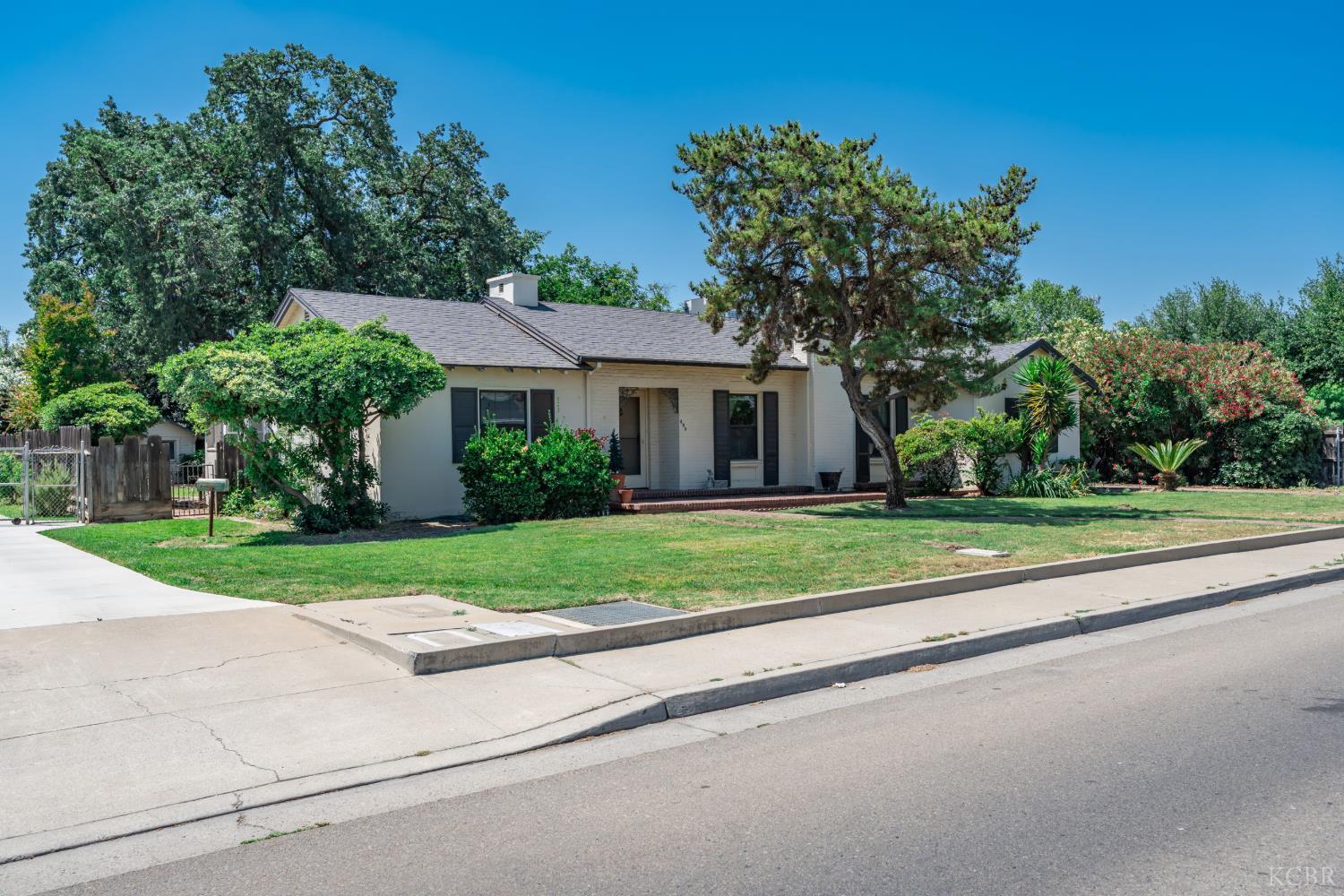 439 W Bush St, Lemoore, CA 93245