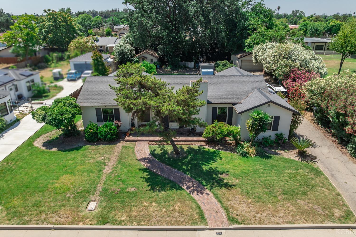 439 W Bush St, Lemoore, CA 93245