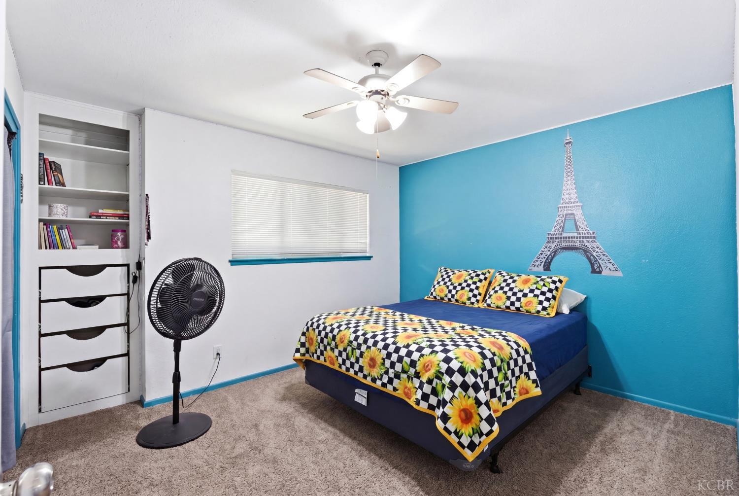 2137 N Woodridge Way, Hanford, CA 93230