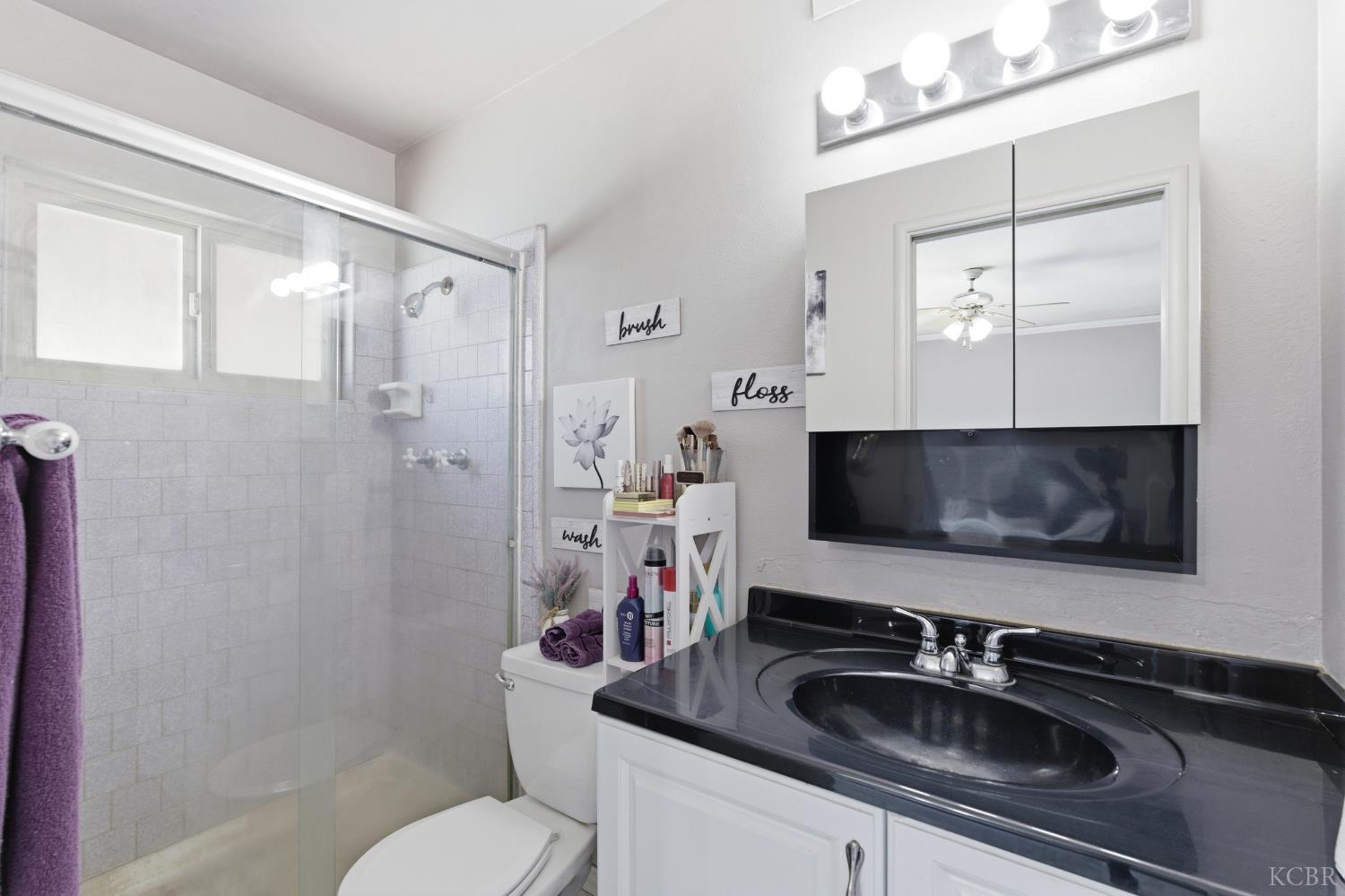 2137 N Woodridge Way, Hanford, CA 93230