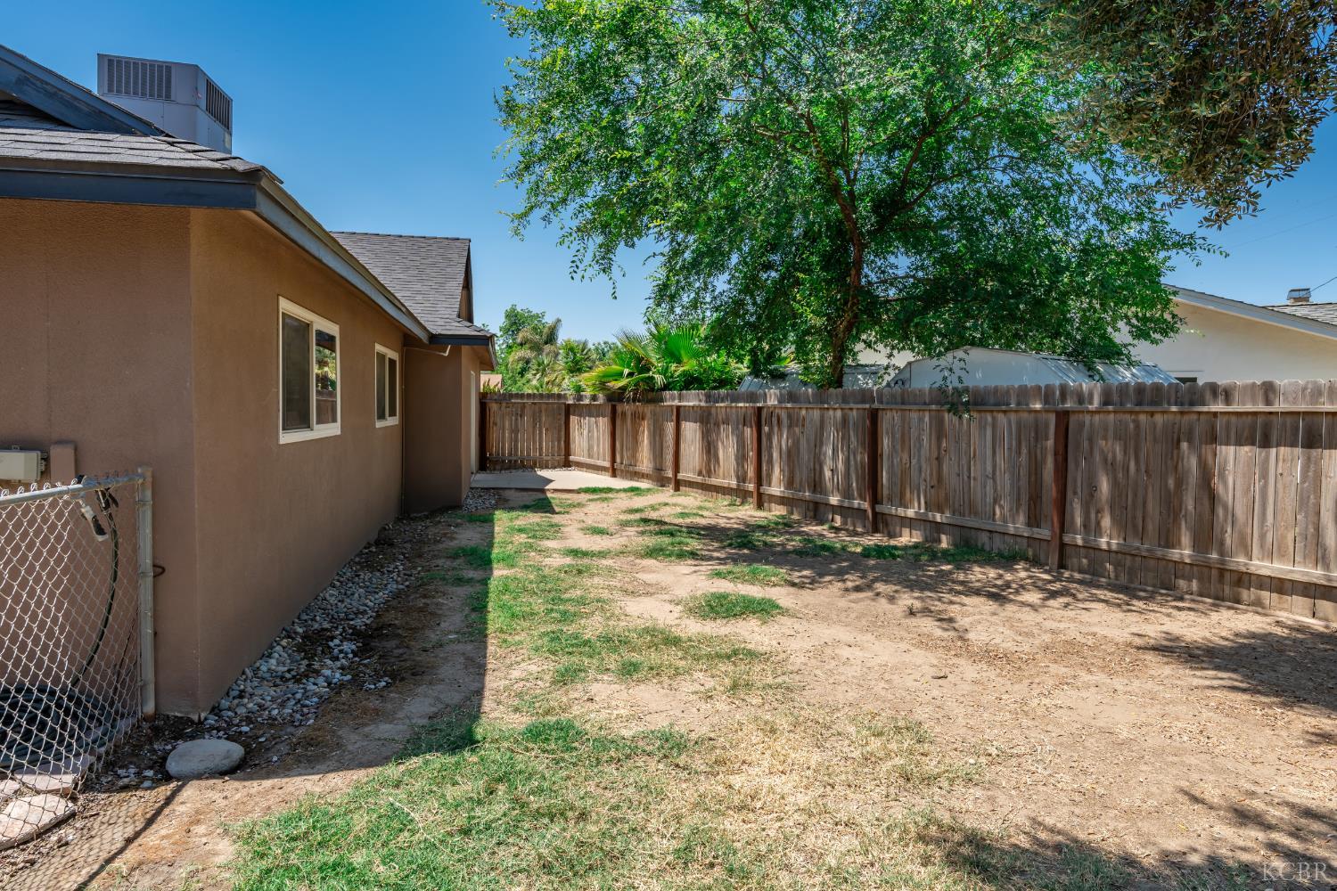 2137 N Woodridge Way, Hanford, CA 93230