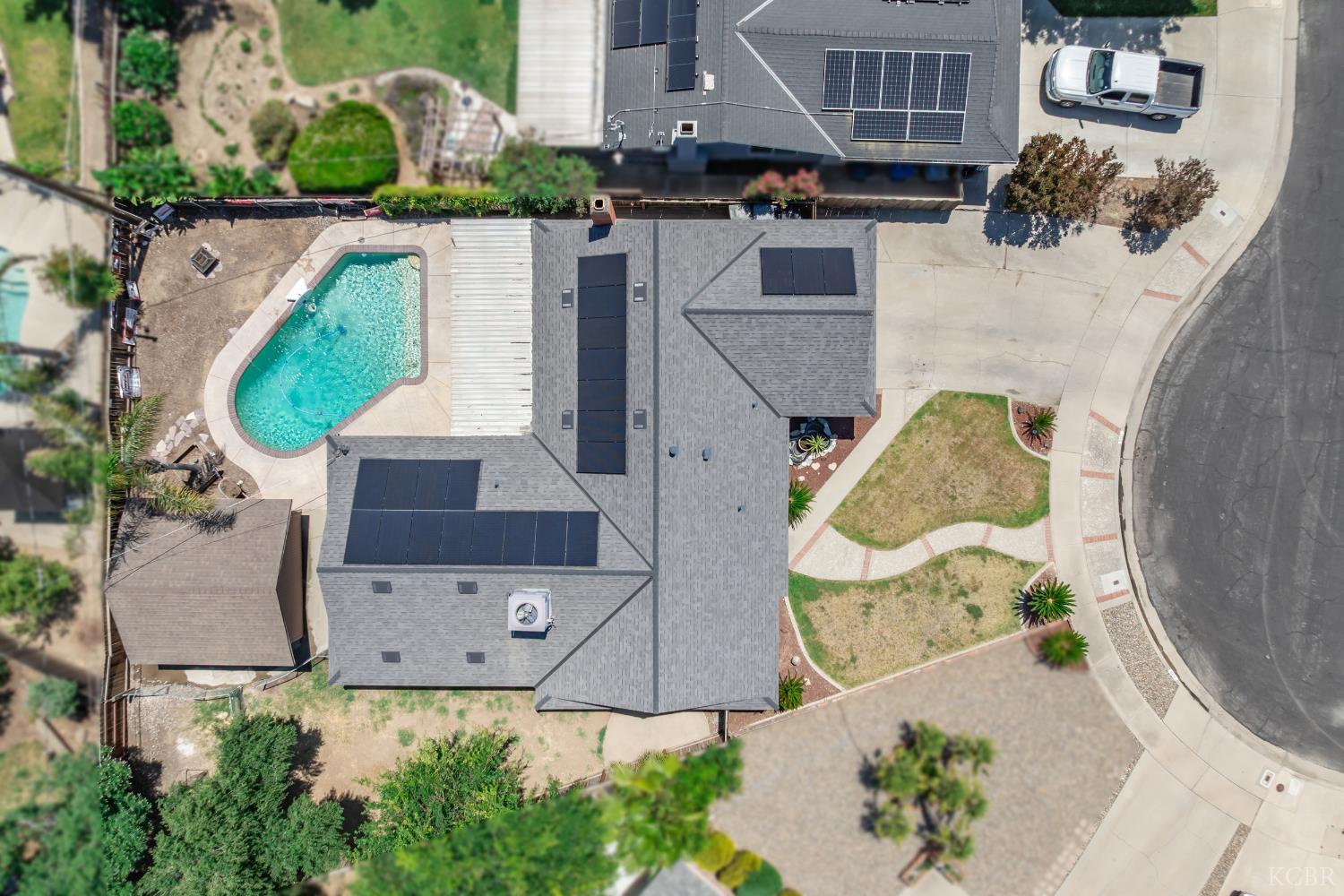 2137 N Woodridge Way, Hanford, CA 93230