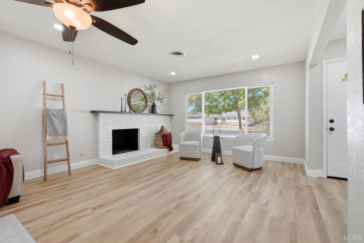 2245 E Lemmon Way, Hanford, CA 93230