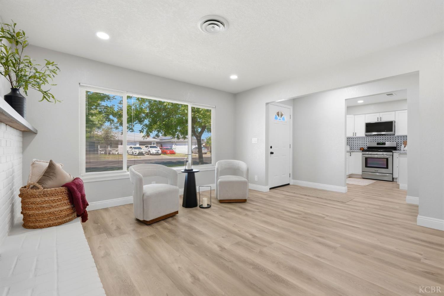 2245 E Lemmon Way, Hanford, CA 93230