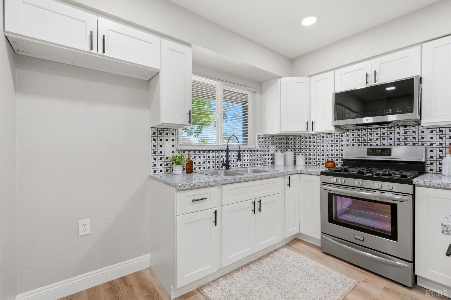 2245 E Lemmon Way, Hanford, CA 93230