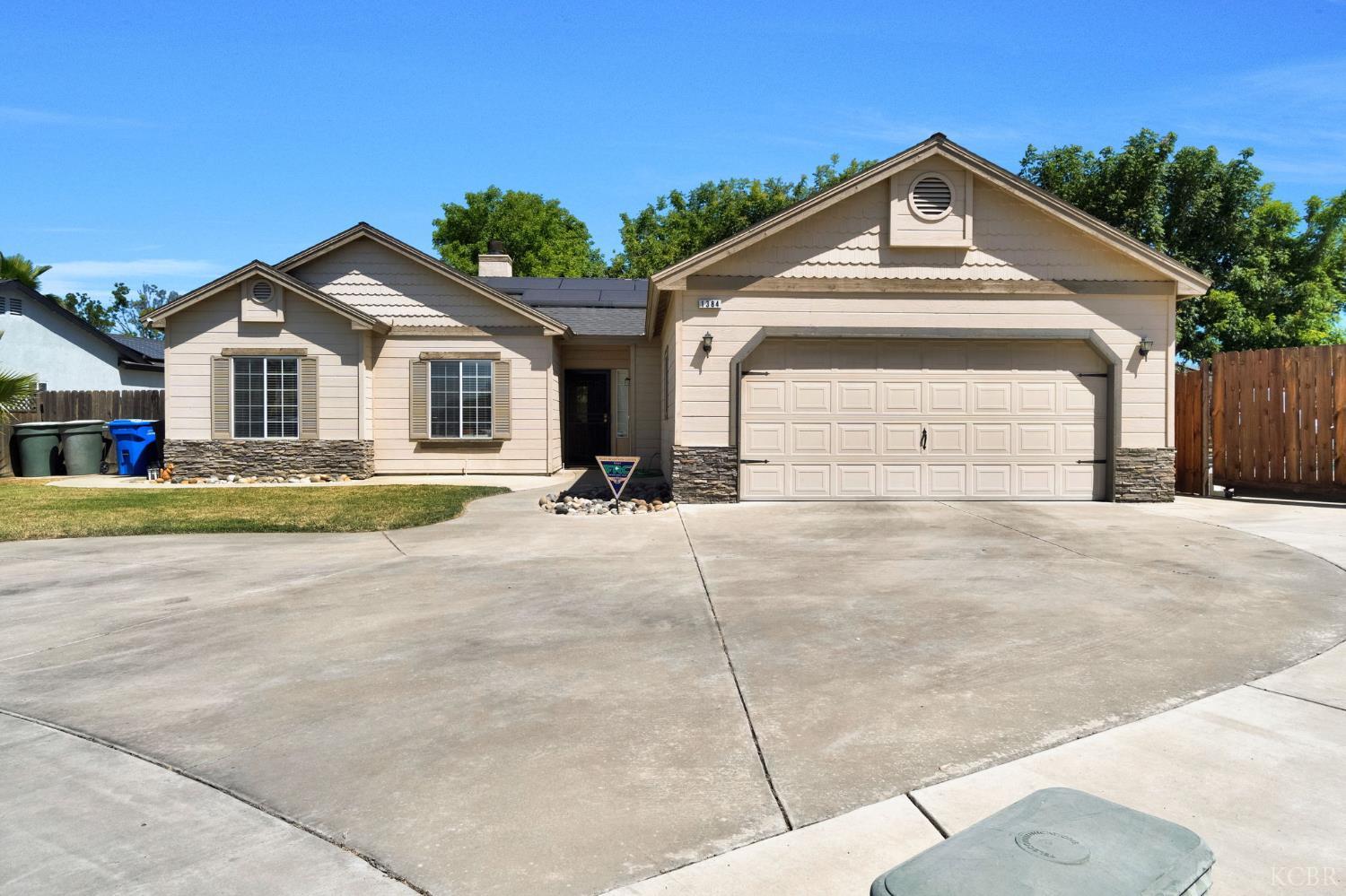 1384 Tulip St, Lemoore, CA 93245