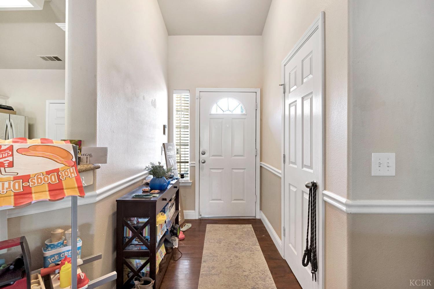 1384 Tulip St, Lemoore, CA 93245