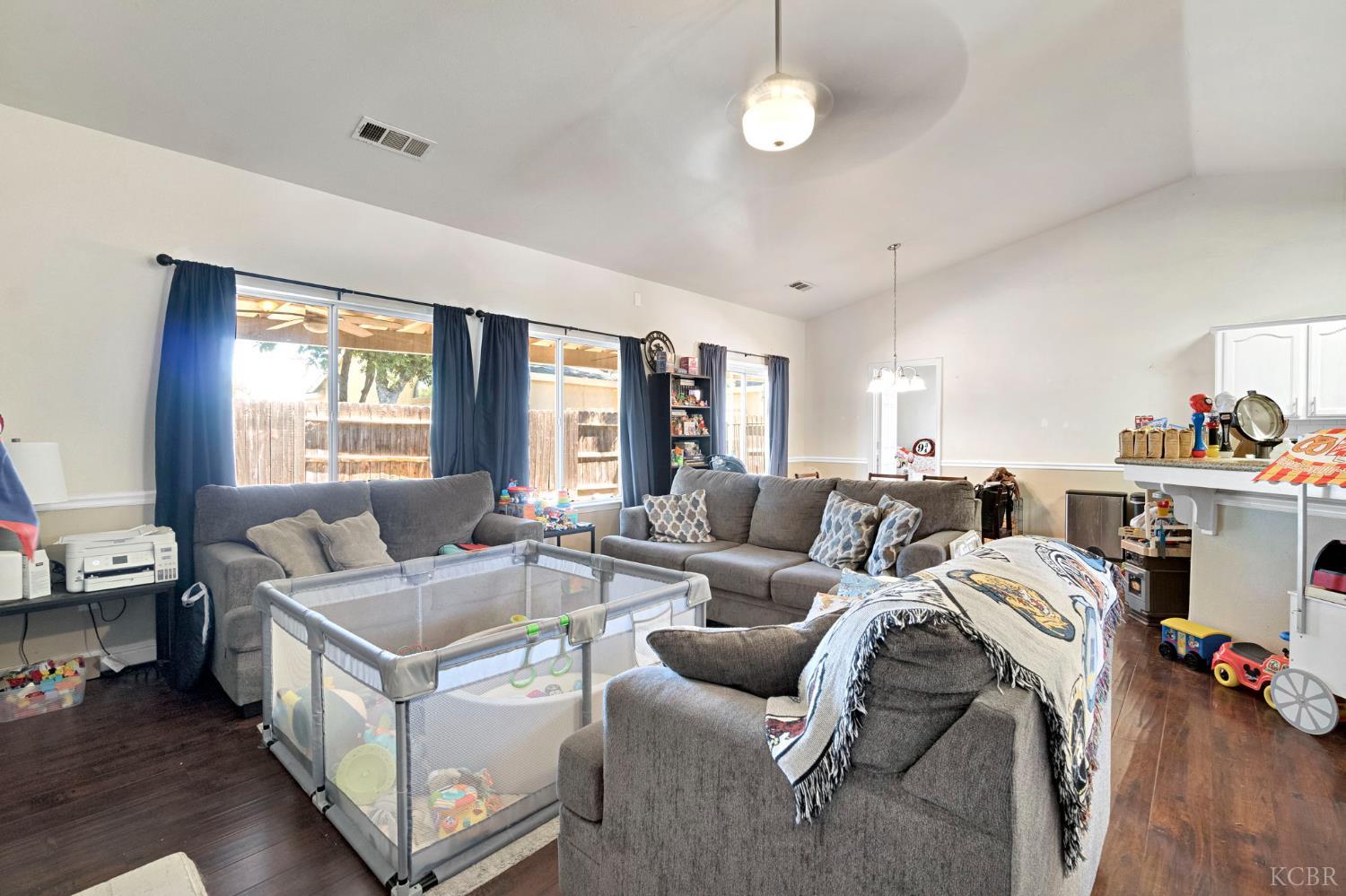 1384 Tulip St, Lemoore, CA 93245