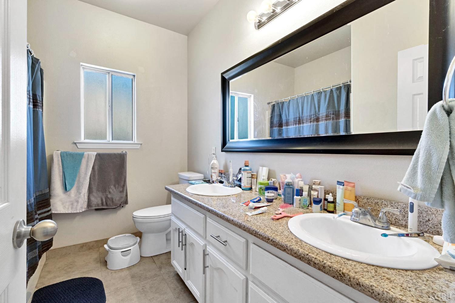 1384 Tulip St, Lemoore, CA 93245