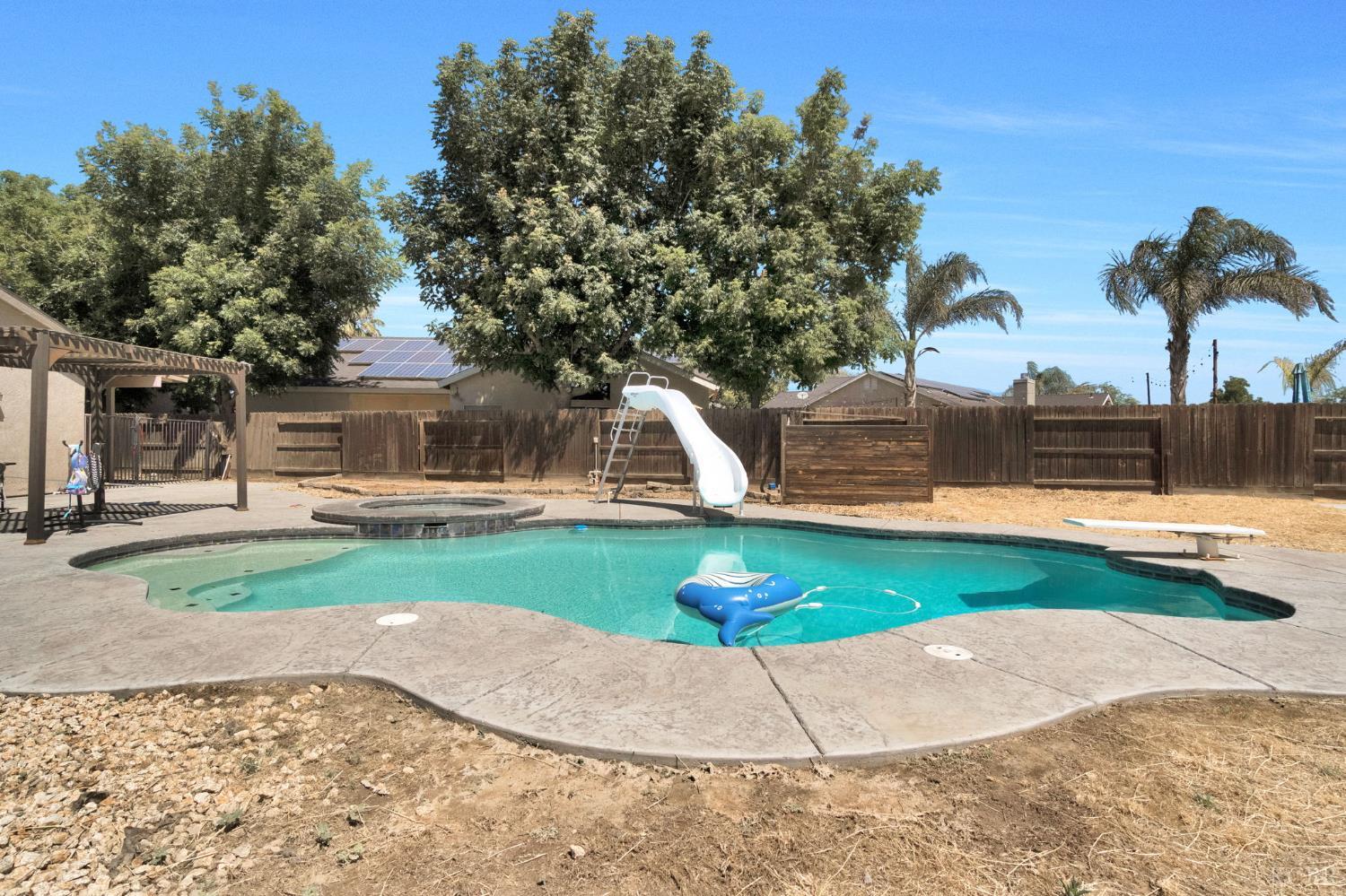 1384 Tulip St, Lemoore, CA 93245