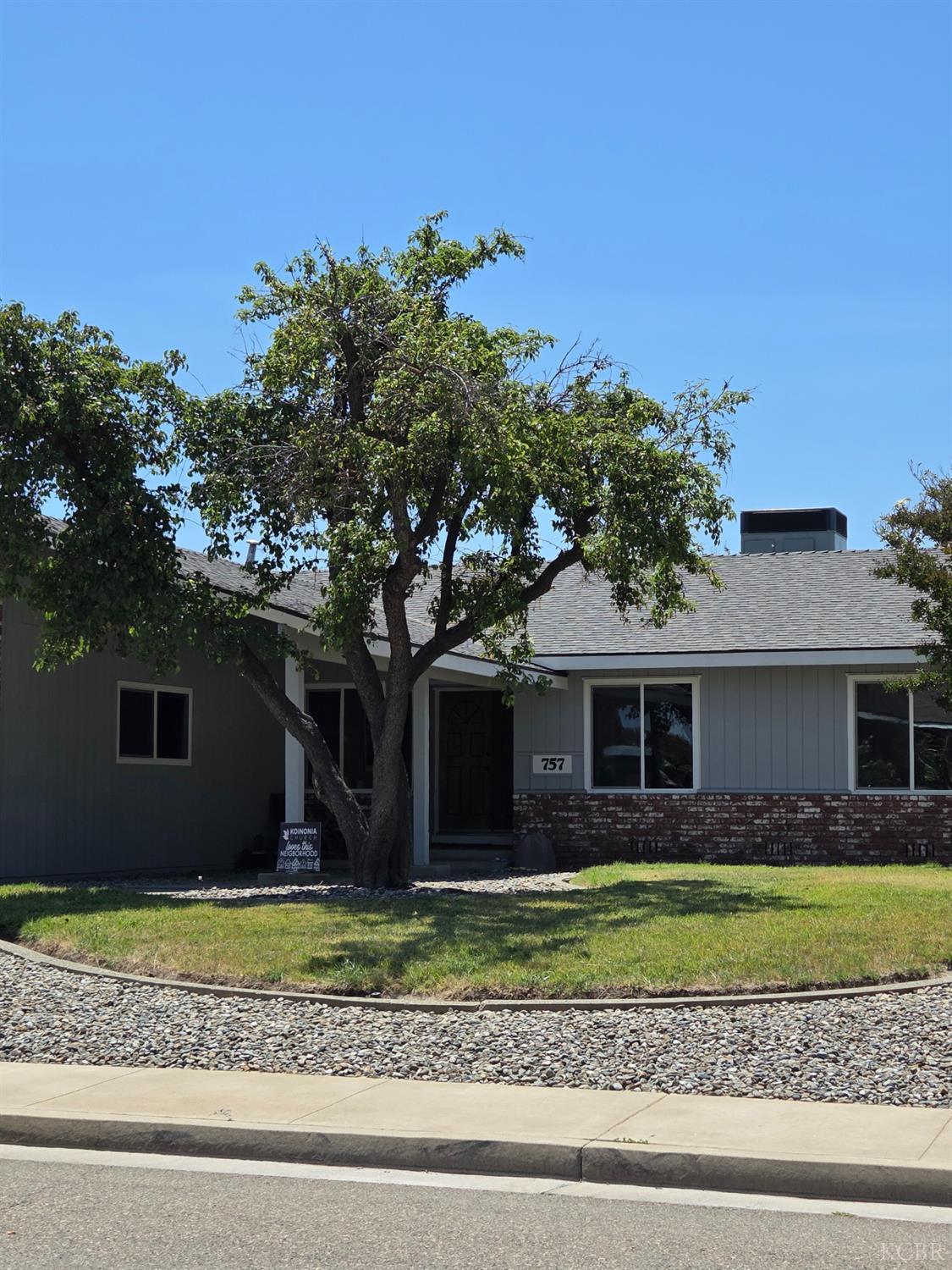 757 Redwood Ln, Lemoore, CA 93245