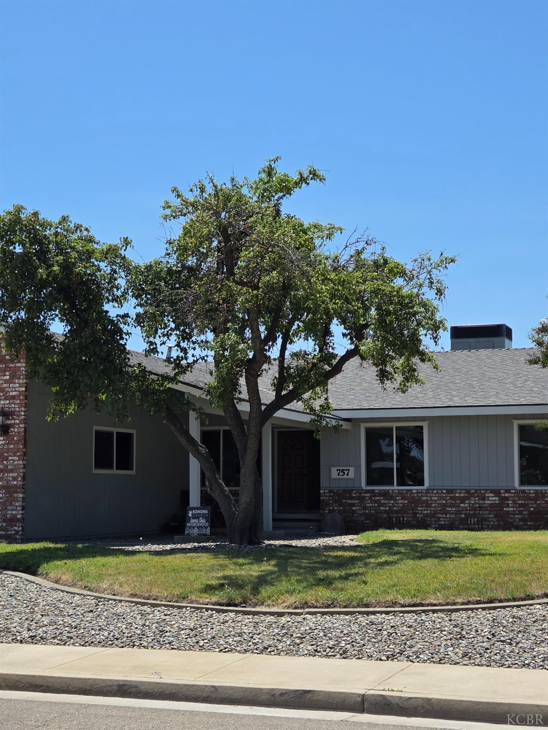 757 Redwood Ln, Lemoore, CA 93245