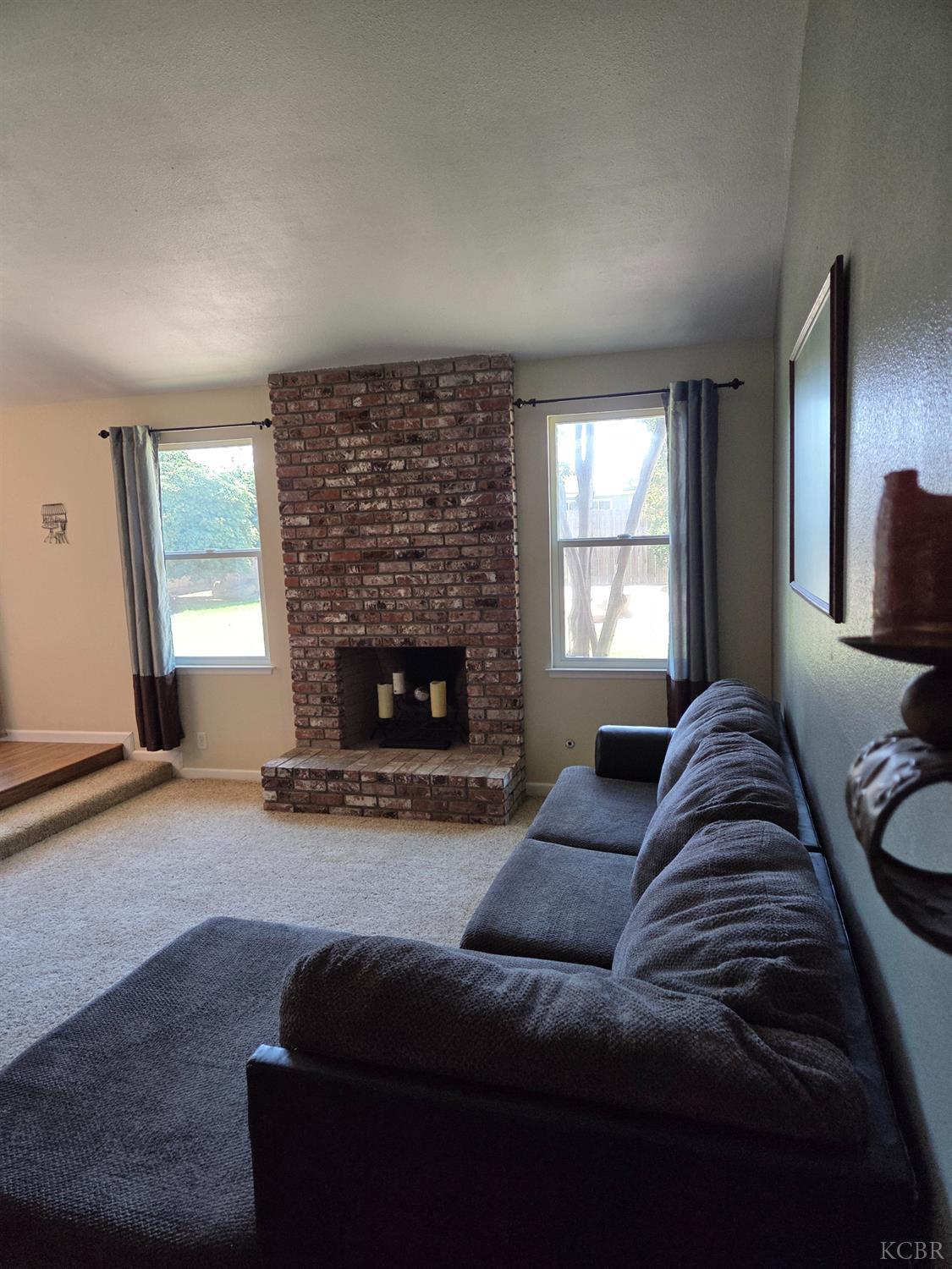 757 Redwood Ln, Lemoore, CA 93245