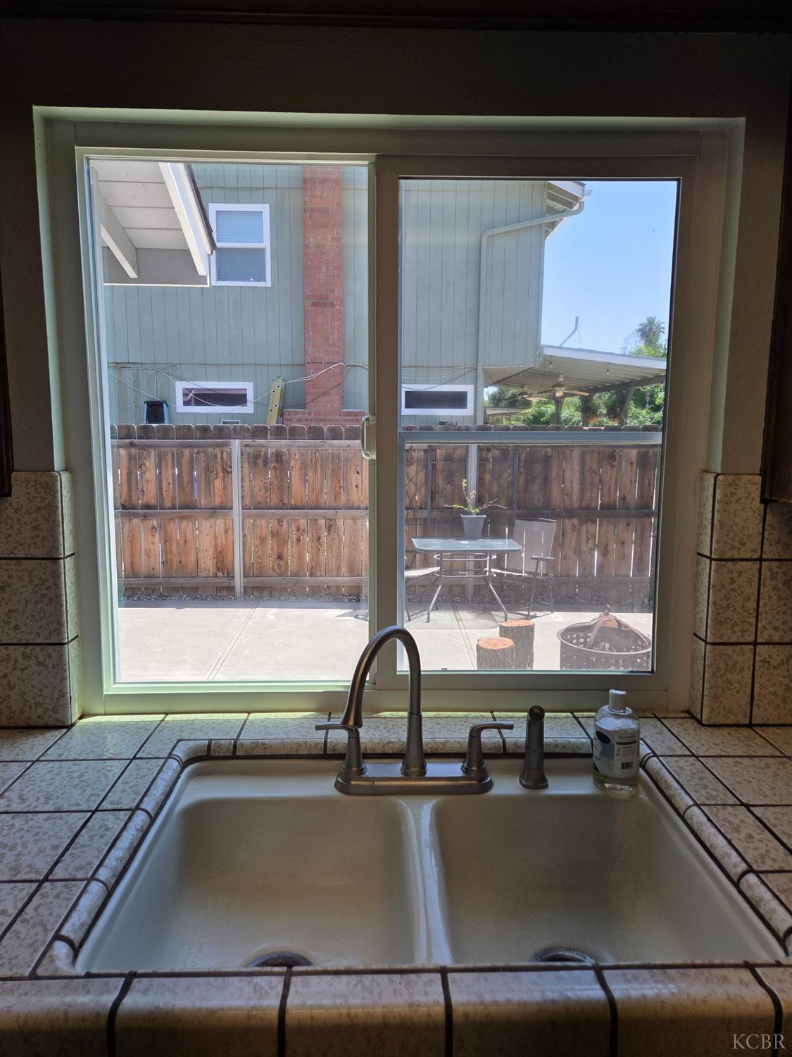757 Redwood Ln, Lemoore, CA 93245