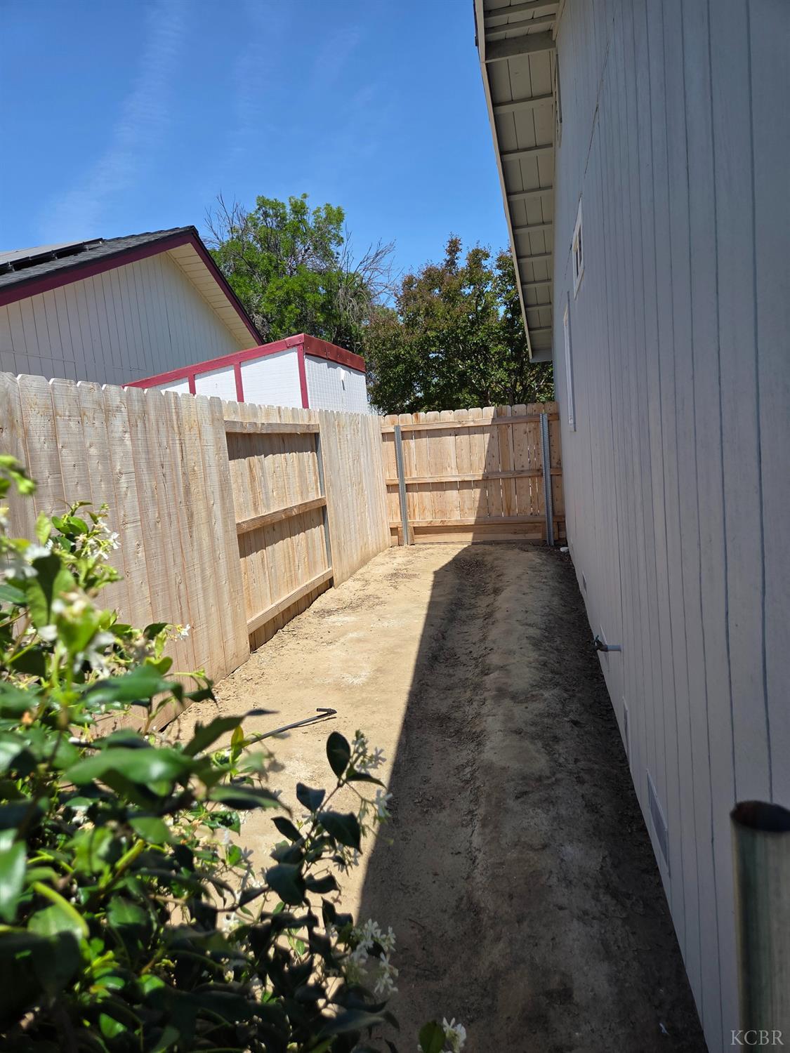 757 Redwood Ln, Lemoore, CA 93245