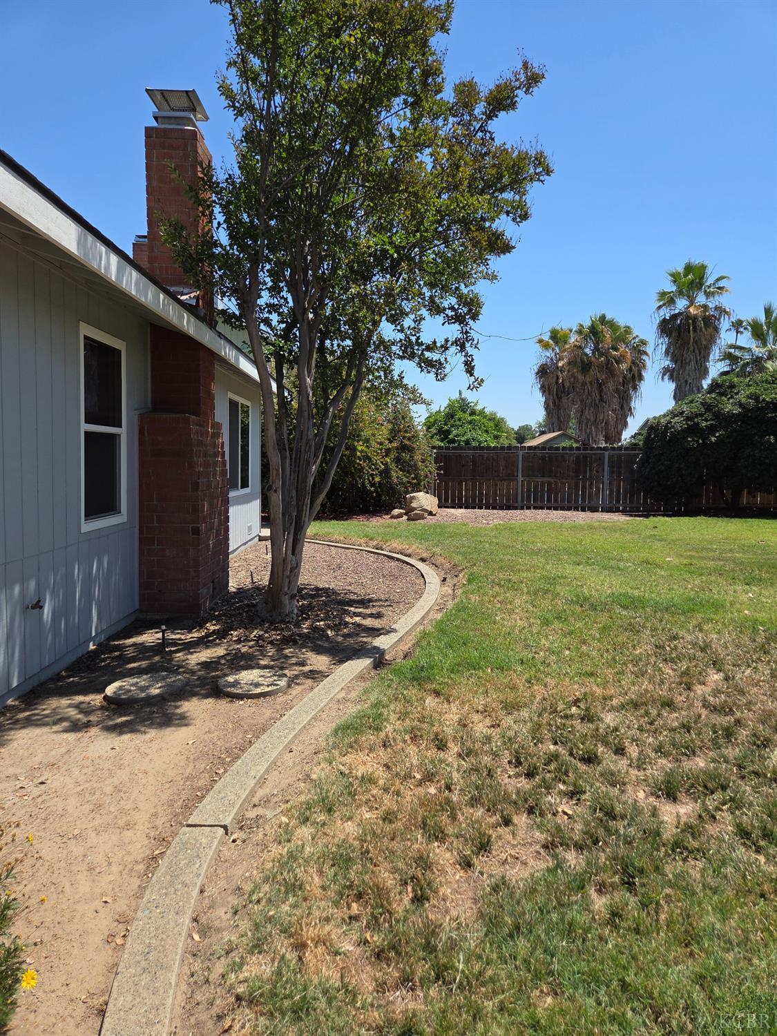 757 Redwood Ln, Lemoore, CA 93245