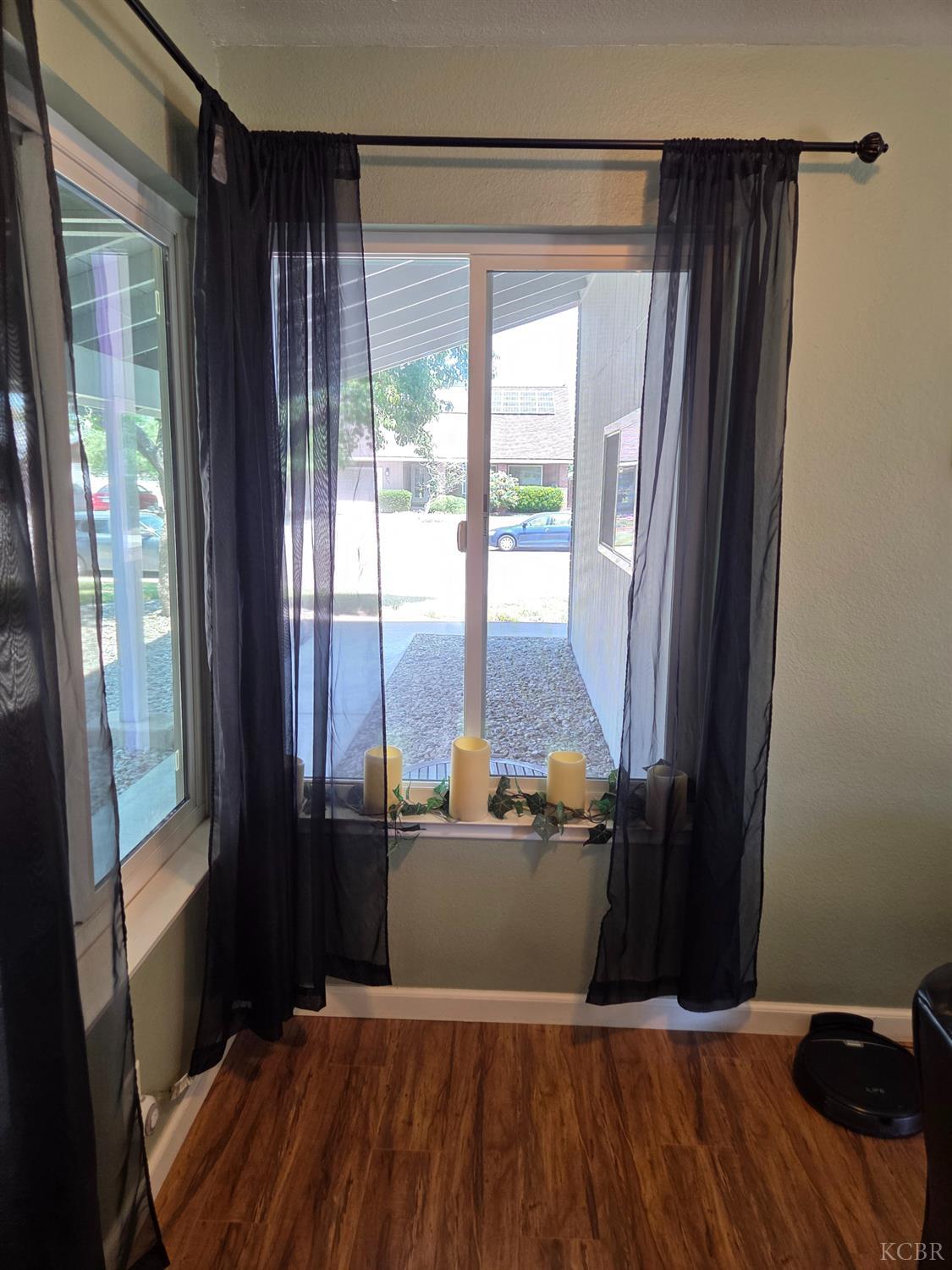 757 Redwood Ln, Lemoore, CA 93245