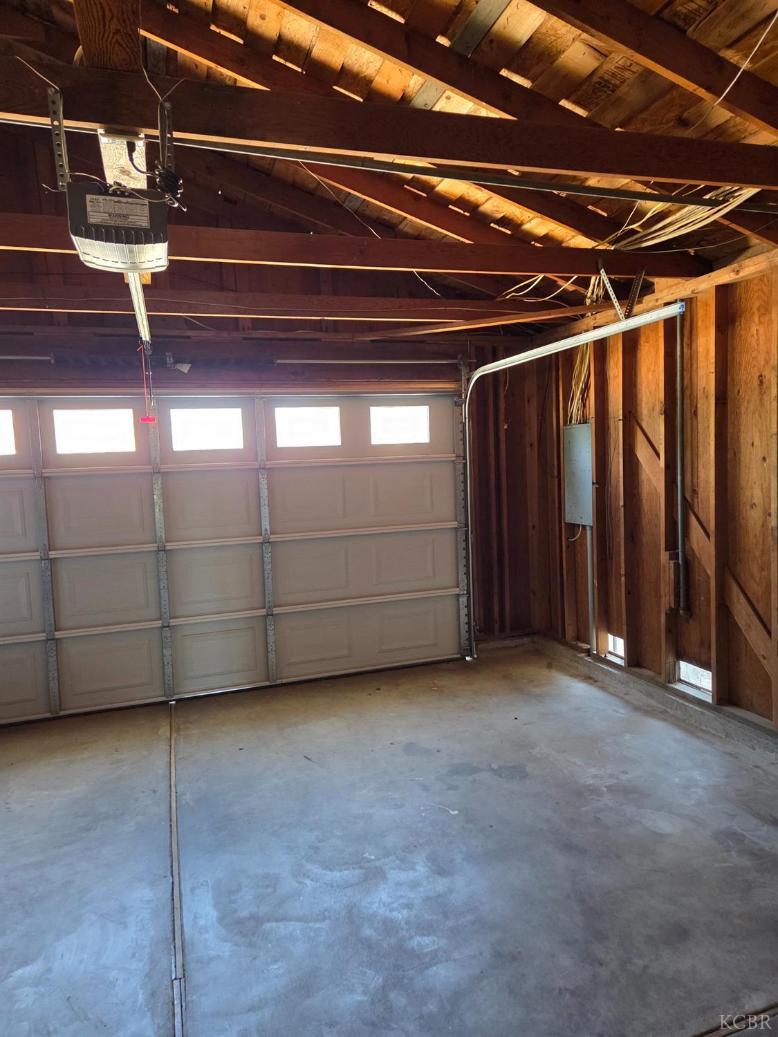 757 Redwood Ln, Lemoore, CA 93245