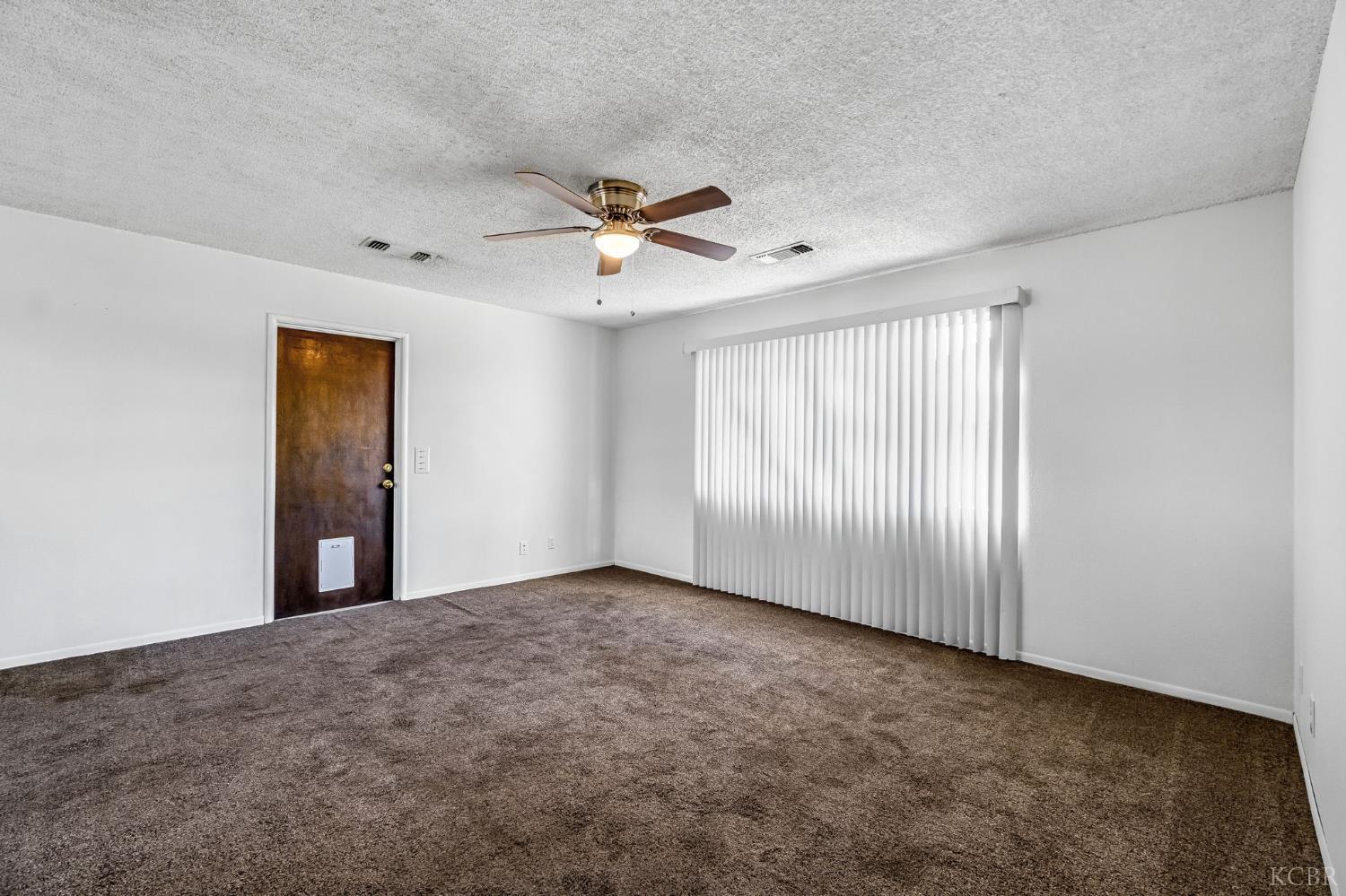 903 Boxwood Ln, Lemoore, CA 93245