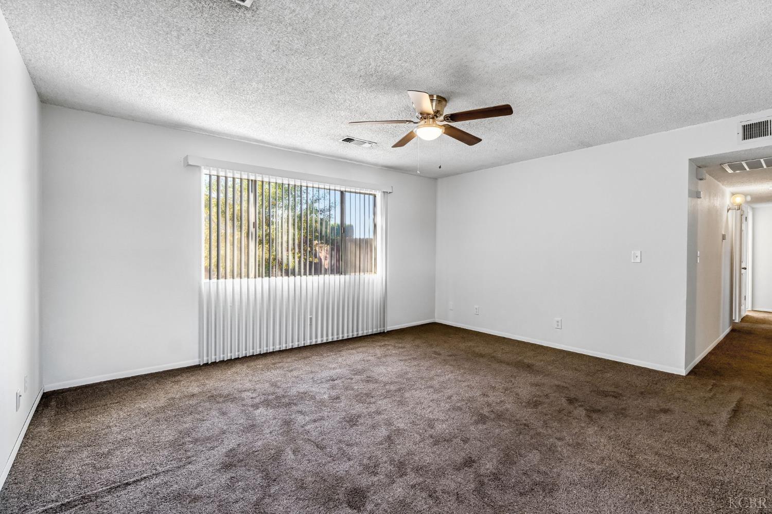 903 Boxwood Ln, Lemoore, CA 93245