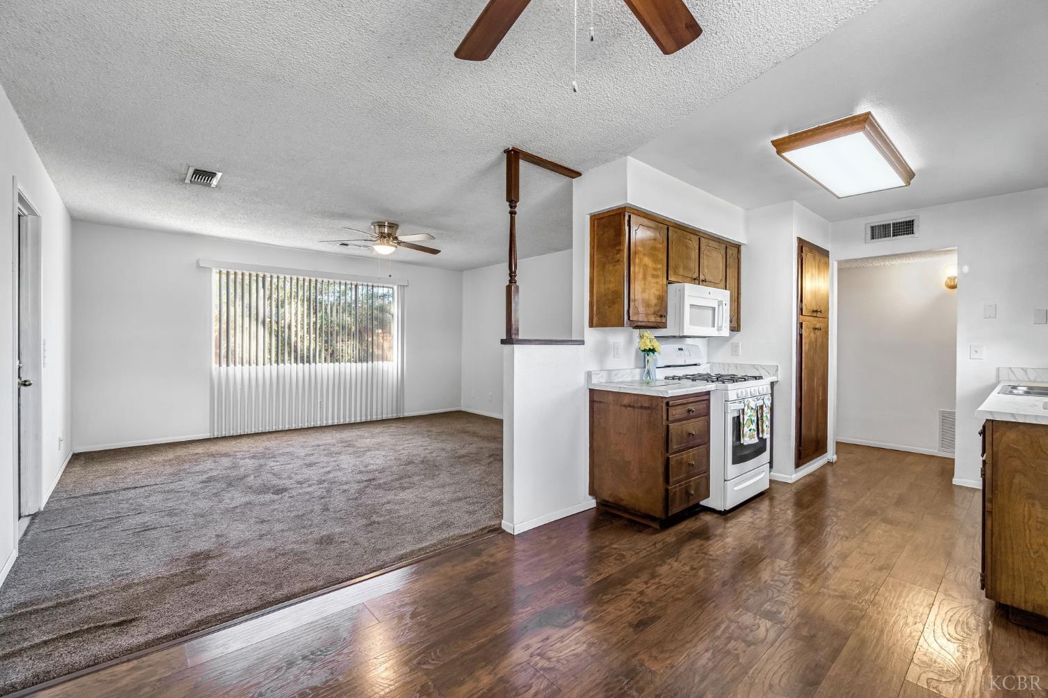 903 Boxwood Ln, Lemoore, CA 93245