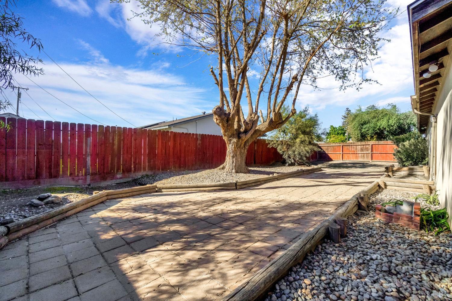 903 Boxwood Ln, Lemoore, CA 93245