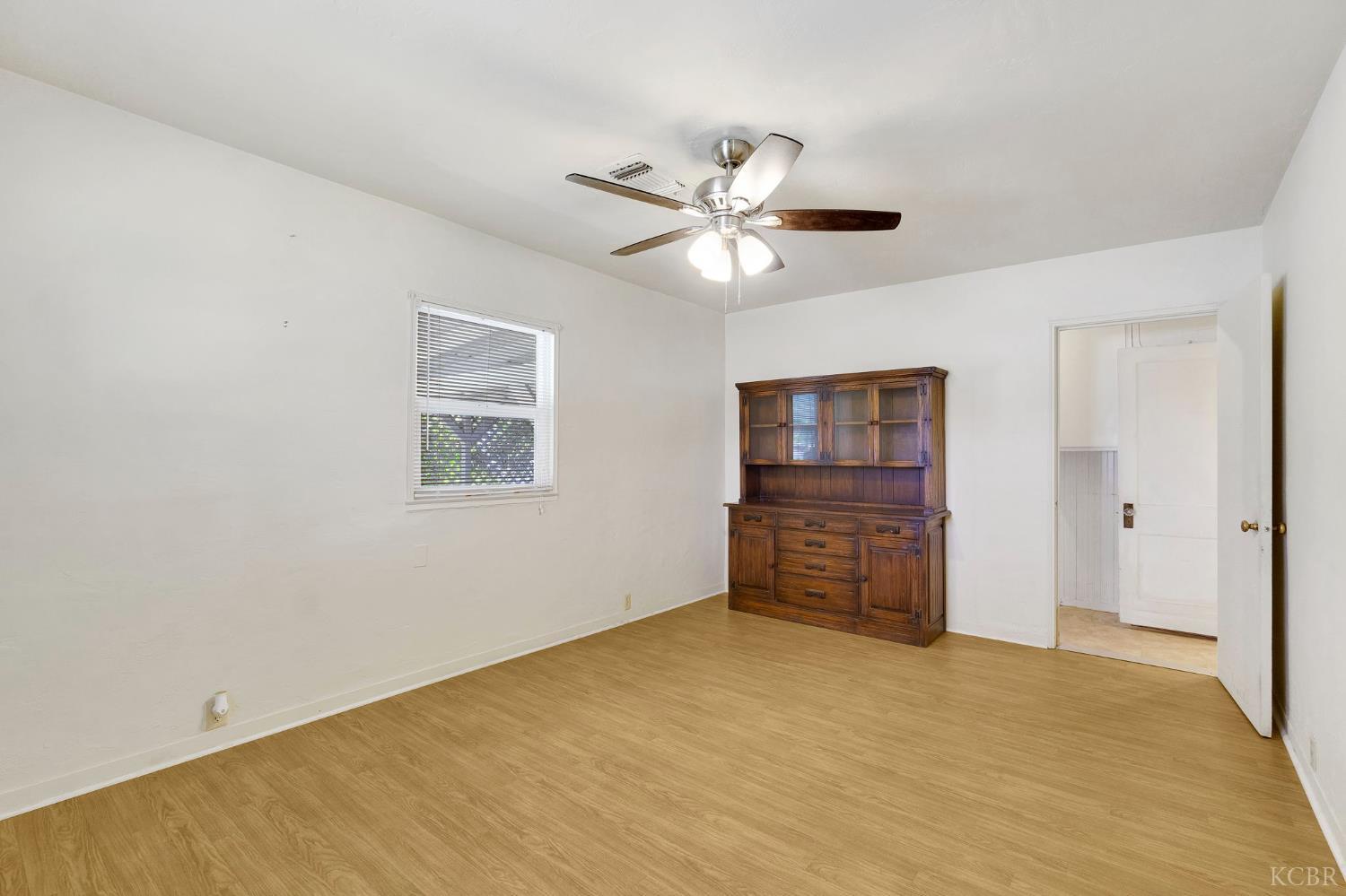 325 Oleander Ave, Lemoore, CA 93245