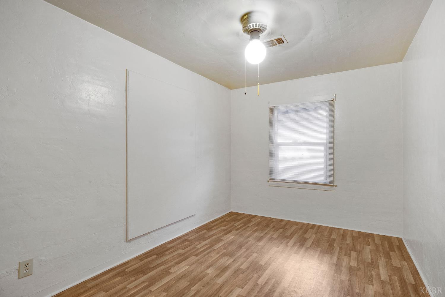 325 Oleander Ave, Lemoore, CA 93245
