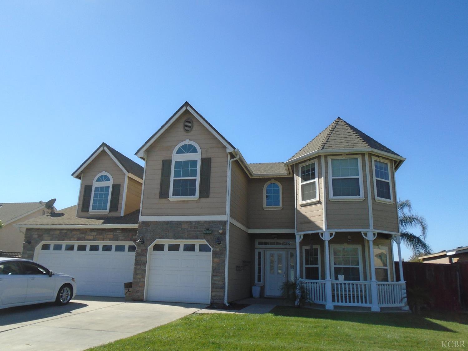 2288 N Arbor Ave, Hanford, CA 93230