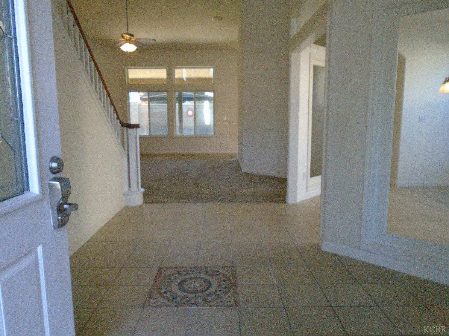 2288 N Arbor Ave, Hanford, CA 93230