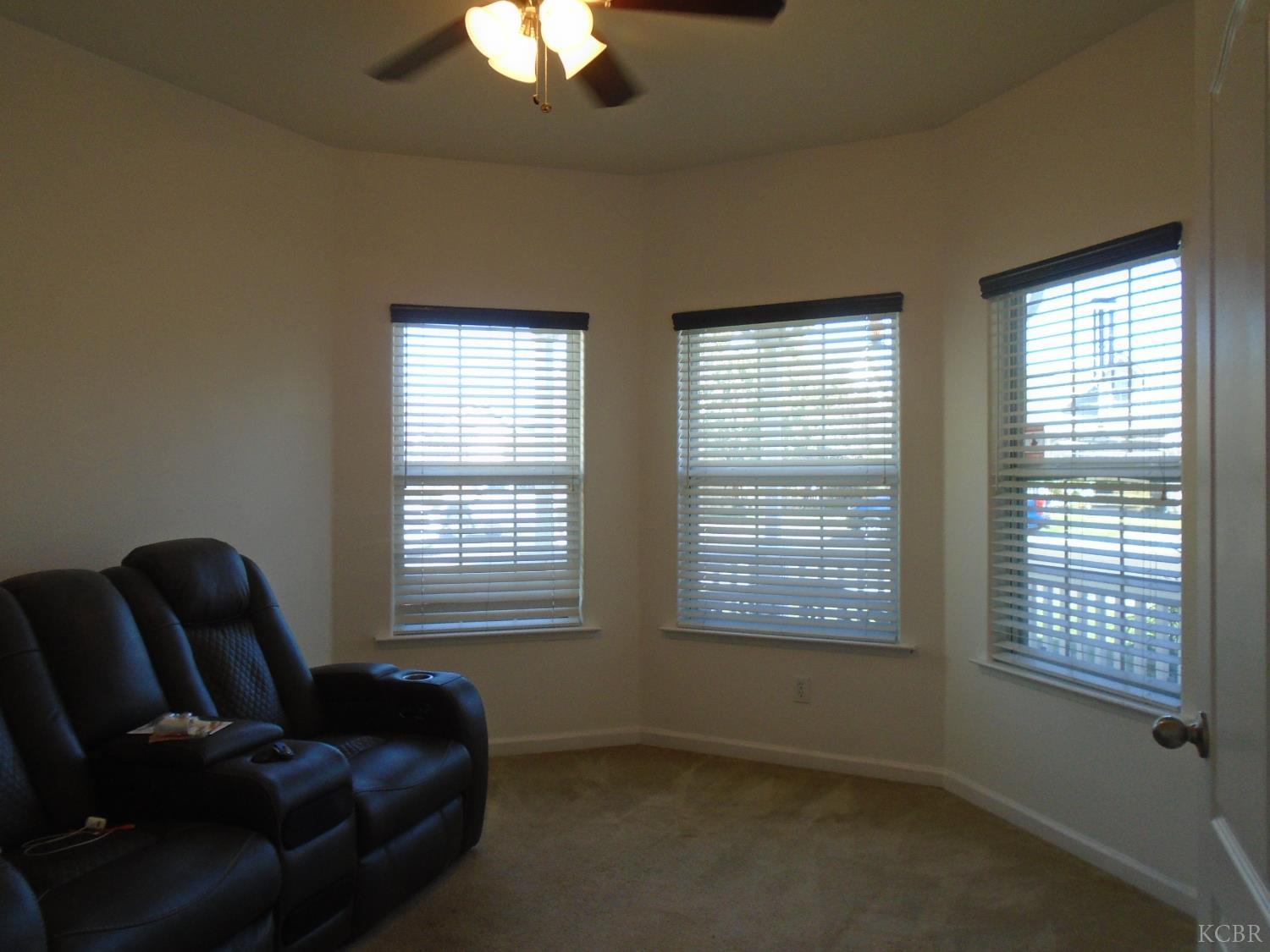 2288 N Arbor Ave, Hanford, CA 93230