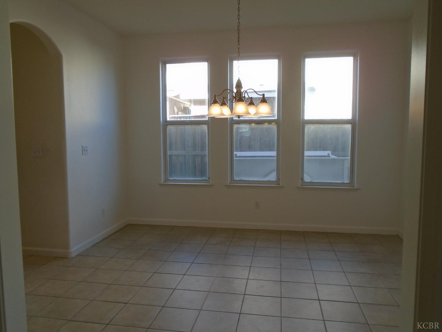 2288 N Arbor Ave, Hanford, CA 93230