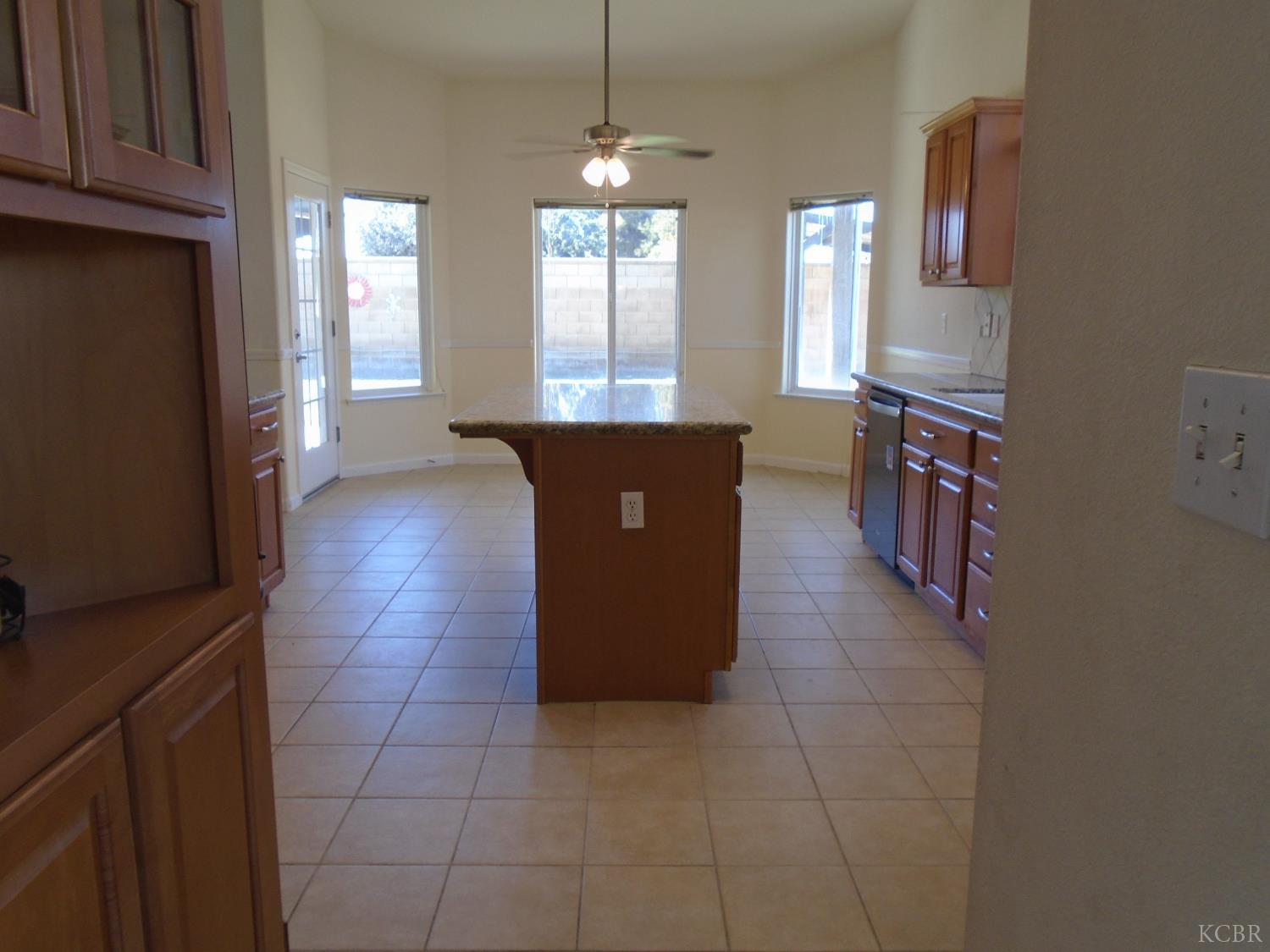 2288 N Arbor Ave, Hanford, CA 93230