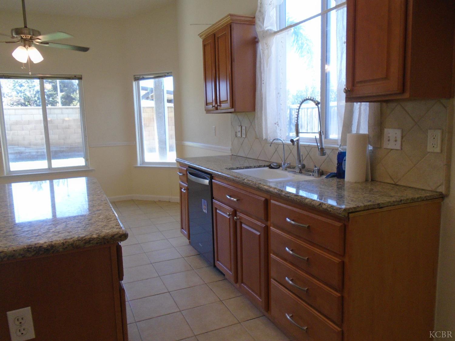 2288 N Arbor Ave, Hanford, CA 93230