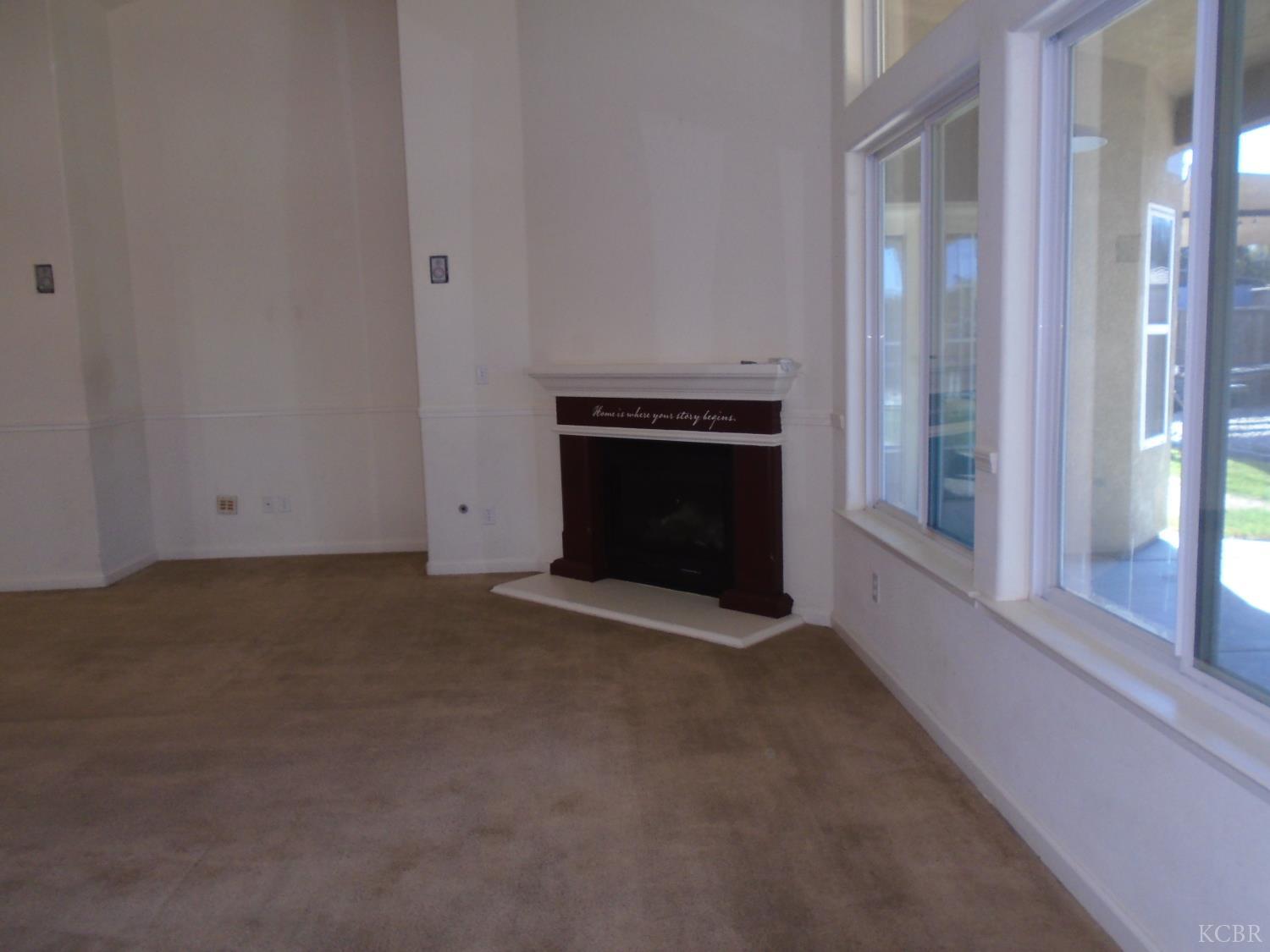 2288 N Arbor Ave, Hanford, CA 93230