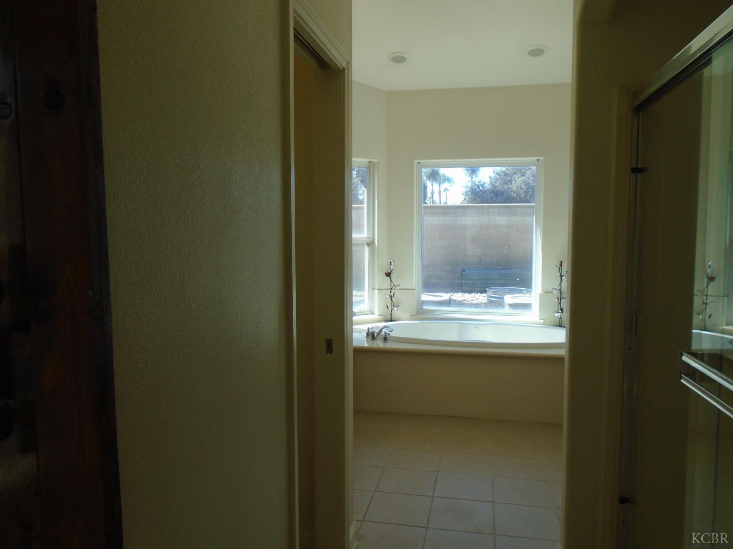2288 N Arbor Ave, Hanford, CA 93230