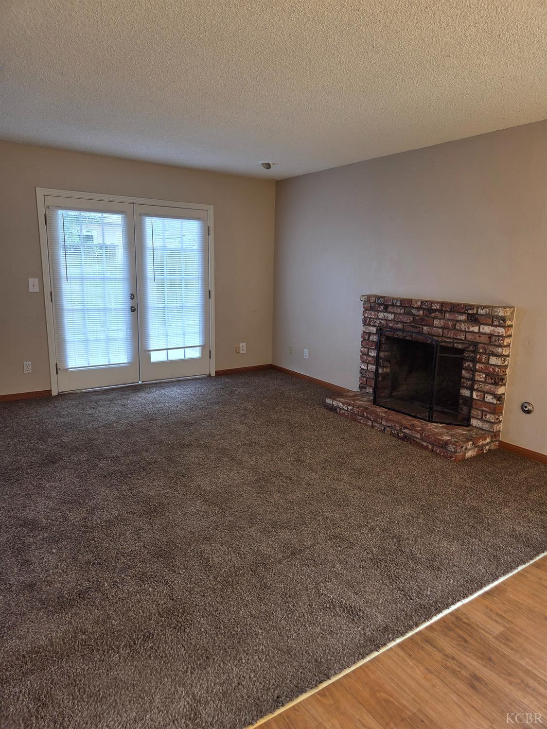 2889 Adrian Cir, Hanford, CA 93230