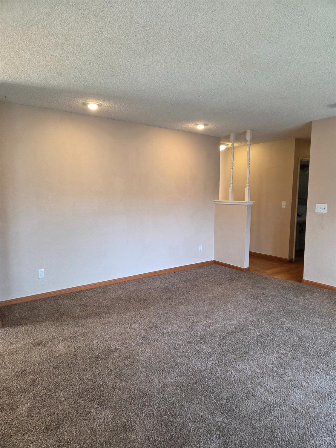2889 Adrian Cir, Hanford, CA 93230