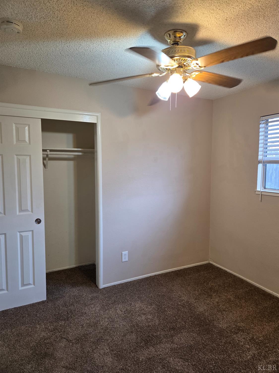 2889 Adrian Cir, Hanford, CA 93230