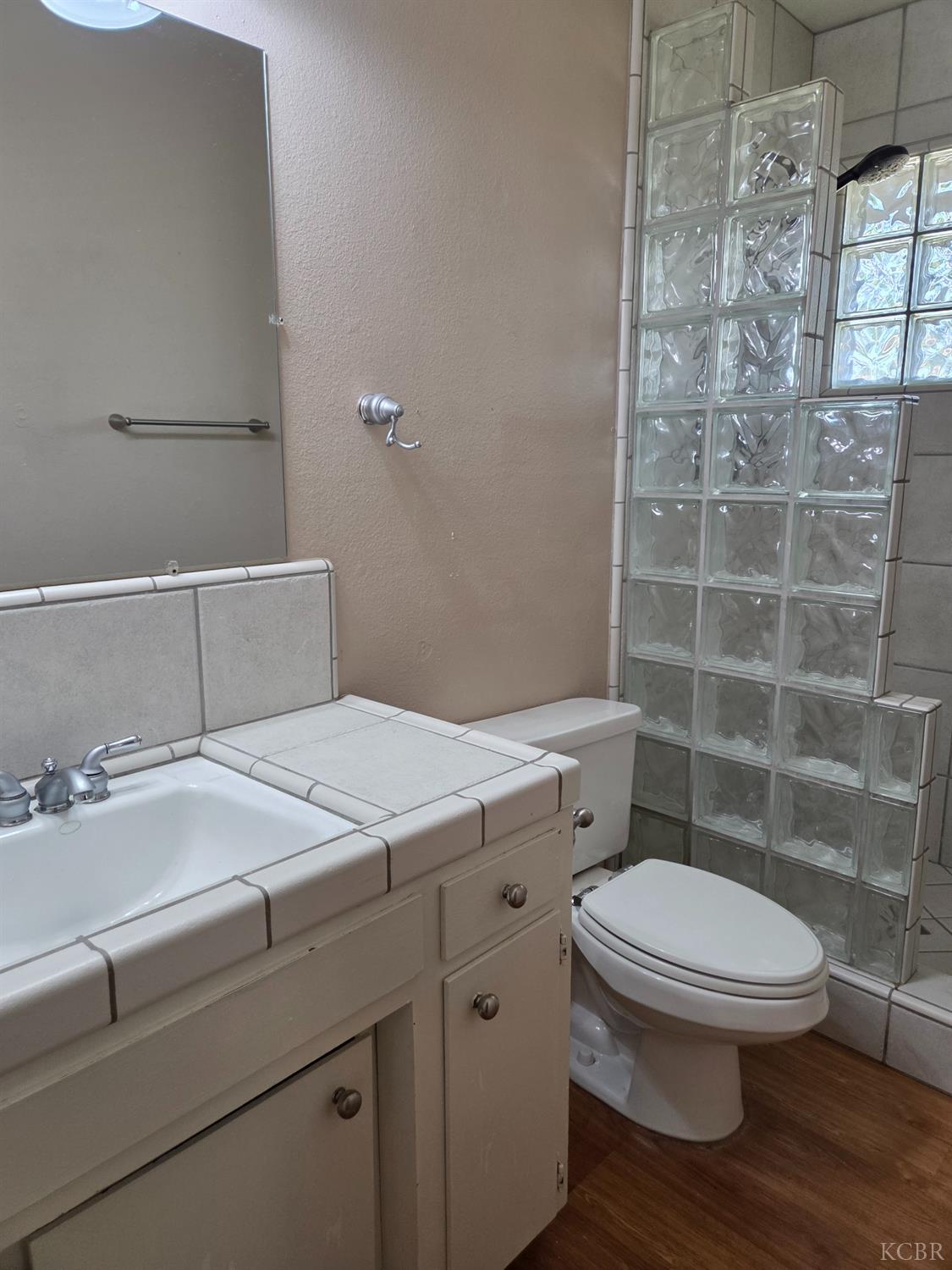 2889 Adrian Cir, Hanford, CA 93230