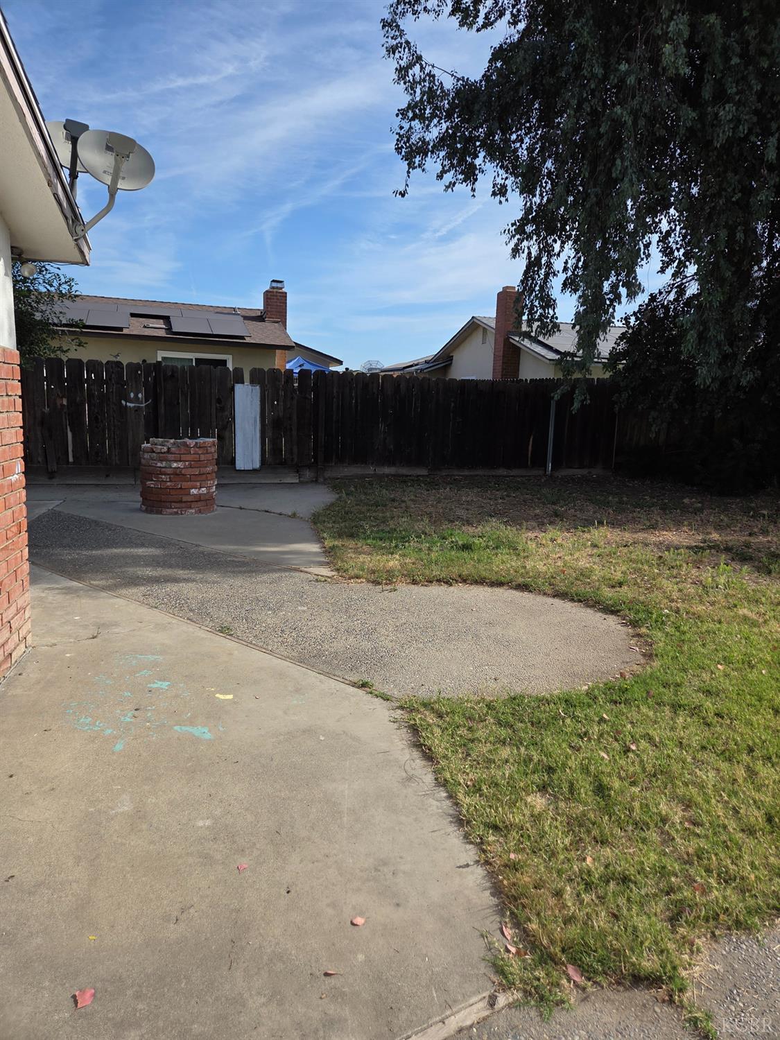 2889 Adrian Cir, Hanford, CA 93230