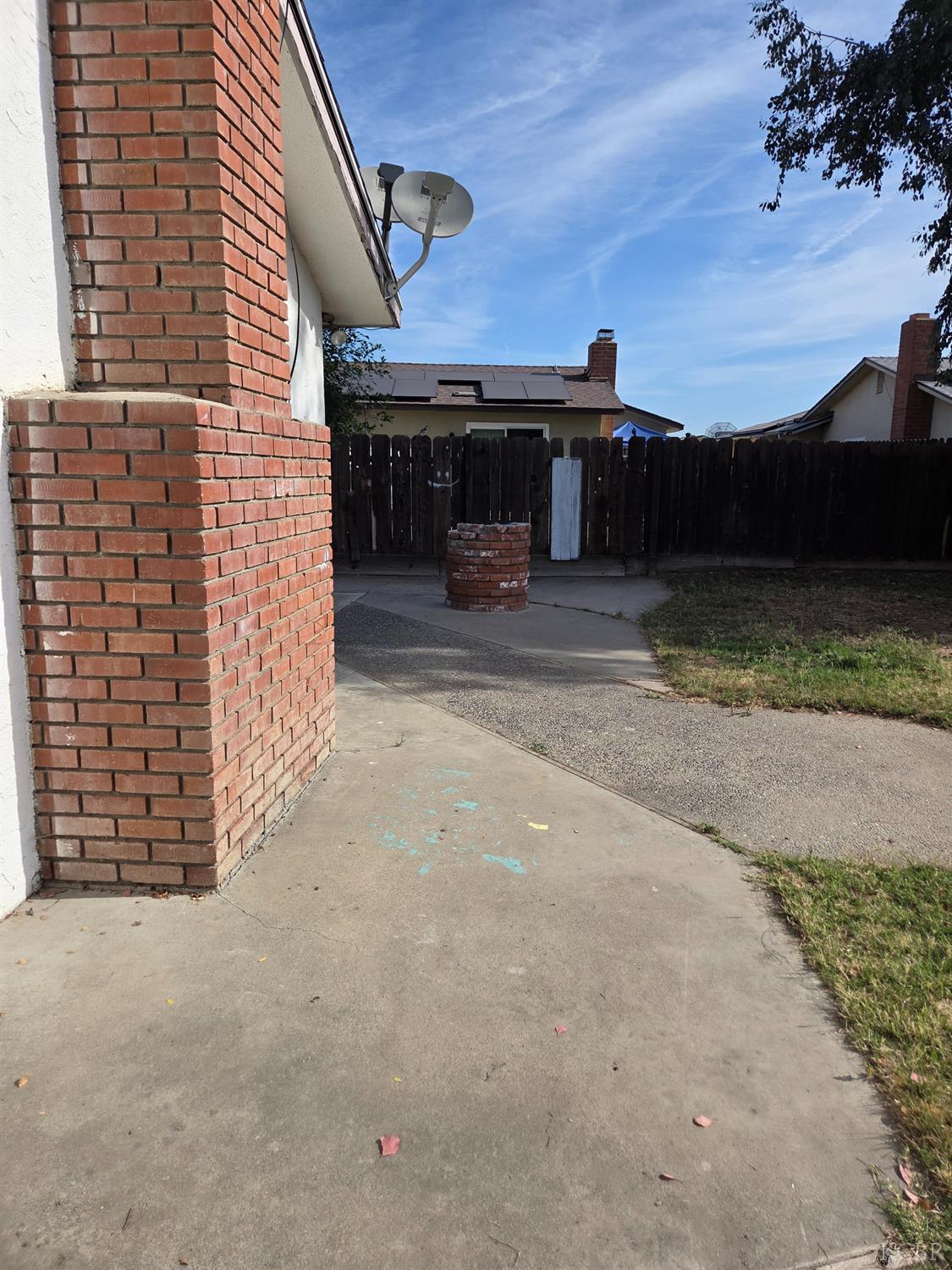 2889 Adrian Cir, Hanford, CA 93230