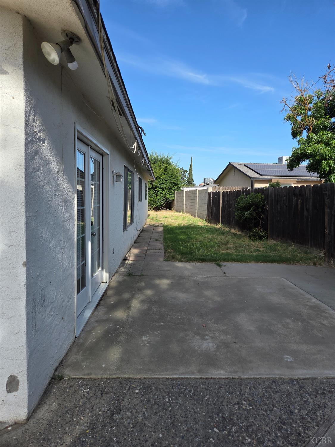 2889 Adrian Cir, Hanford, CA 93230