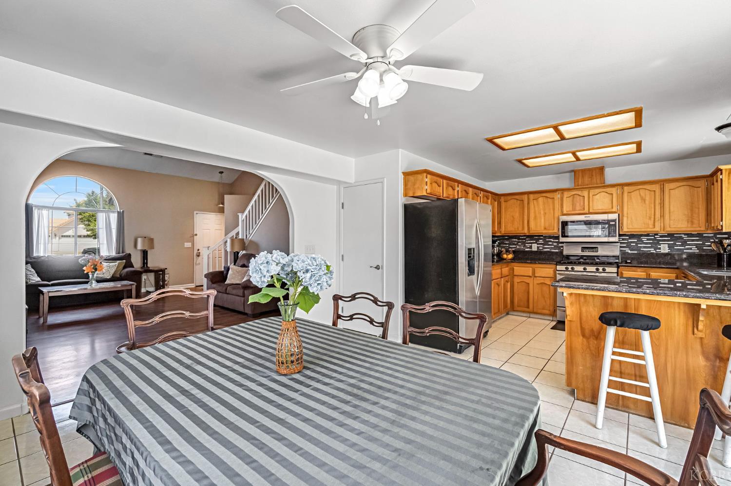 717 E Spring Ln, Lemoore, CA 93245