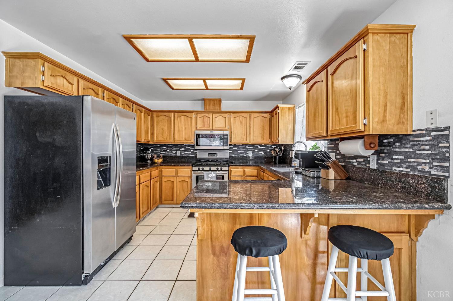 717 E Spring Ln, Lemoore, CA 93245