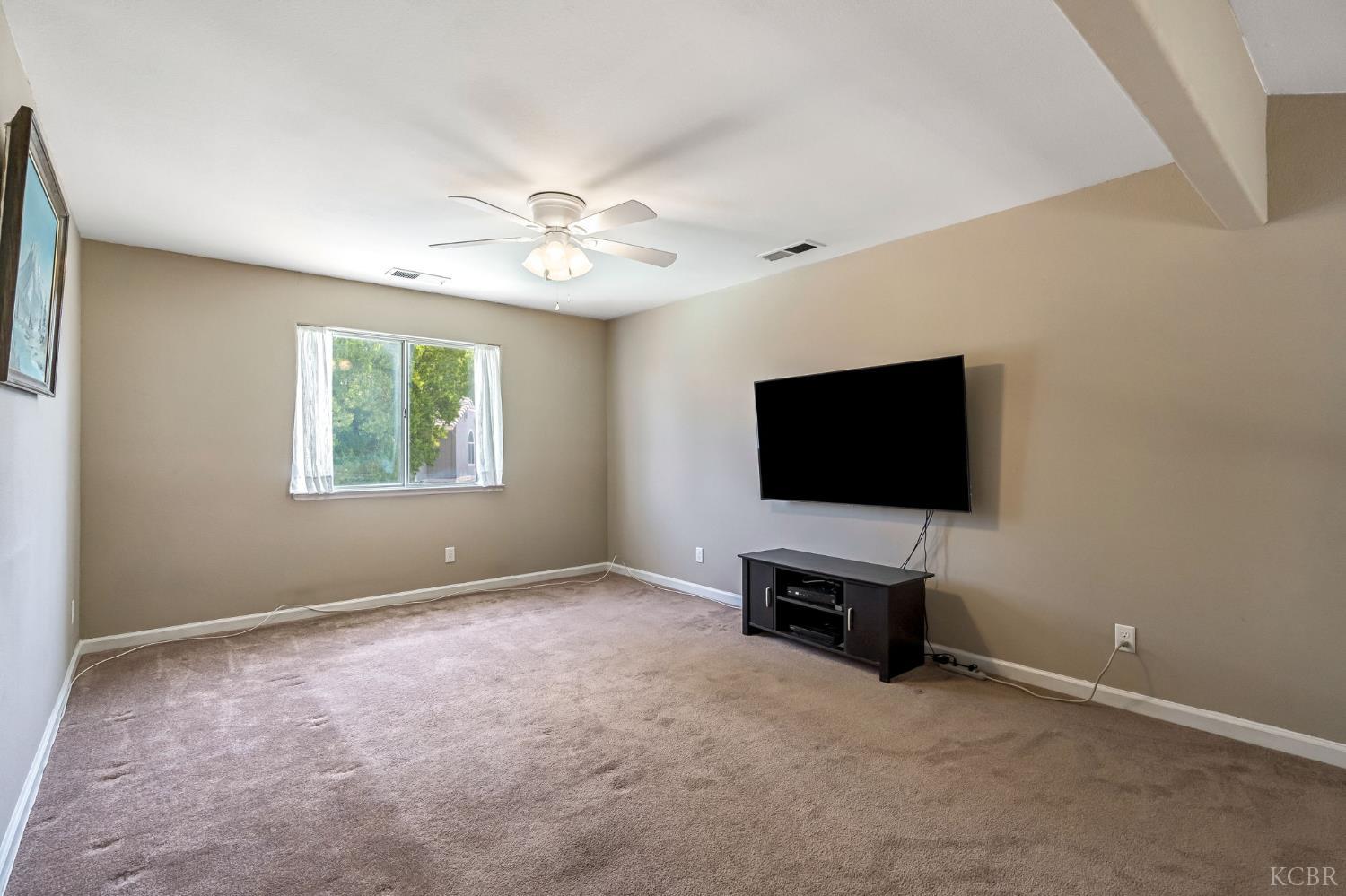 717 E Spring Ln, Lemoore, CA 93245
