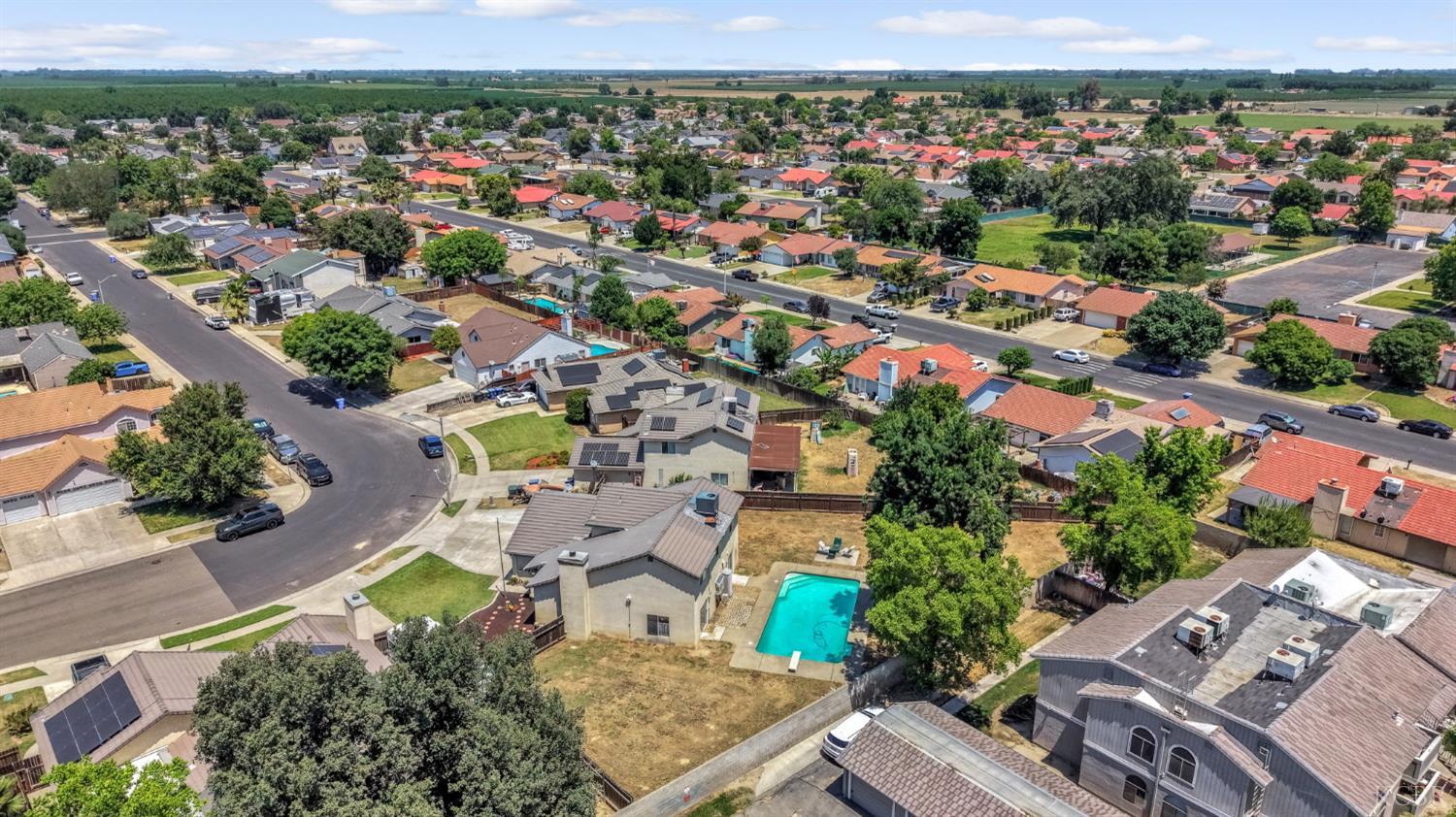 717 E Spring Ln, Lemoore, CA 93245